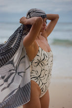 Load image into Gallery viewer, REVERSIBLE ONE PIECE - CREAM FLOWER