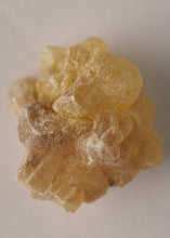 Load image into Gallery viewer, White oudh perfume oil 15ml