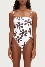 Load image into Gallery viewer, ONE PIECE - CHOCOLATE FLOWER
