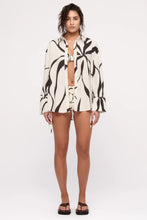 Load image into Gallery viewer, COTTON SHIRT - CREAM FLOWER
