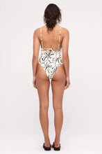 Load image into Gallery viewer, REVERSIBLE ONE PIECE - CREAM FLOWER
