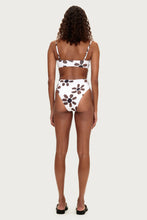 Load image into Gallery viewer, ONE PIECE - CHOCOLATE FLOWER
